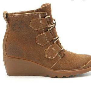 OILED SUEDE TORONTO LACE WEDGE BOOTIES